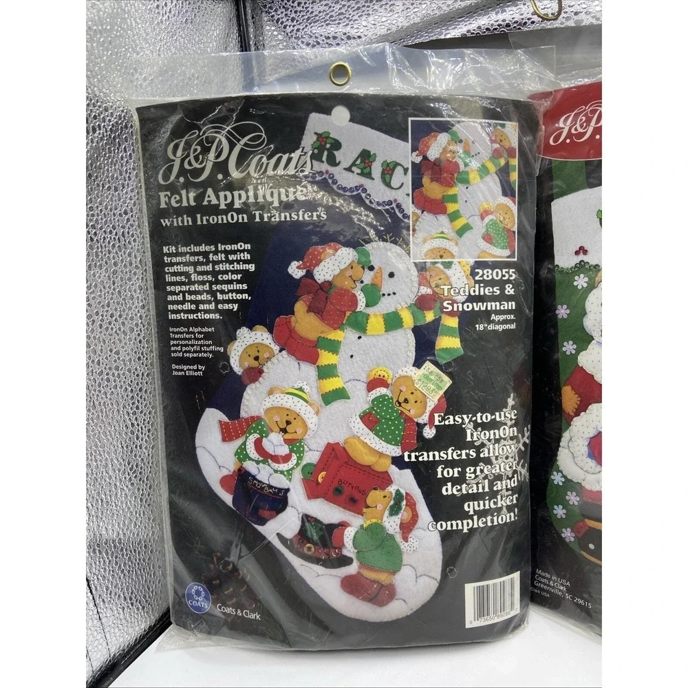J&P Coats Felt Appliqué Teddies & Snowman/Santa Bear (2) Stocking Kits‎ 18
